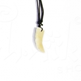 Collana con ciondolo in pietra incisa - white corn